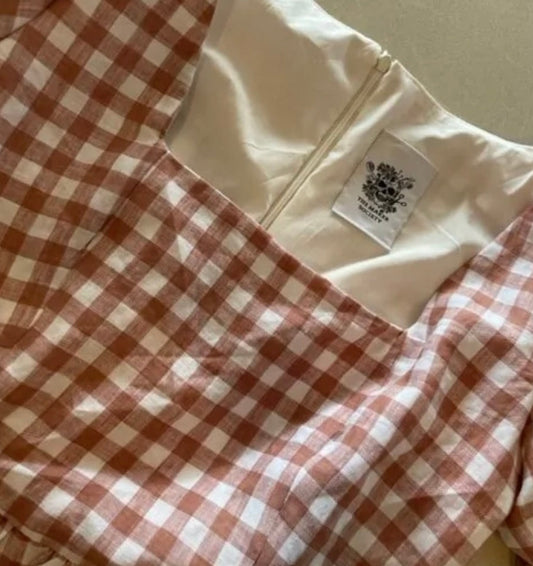 sewing an invisible zipper and square neck bodice