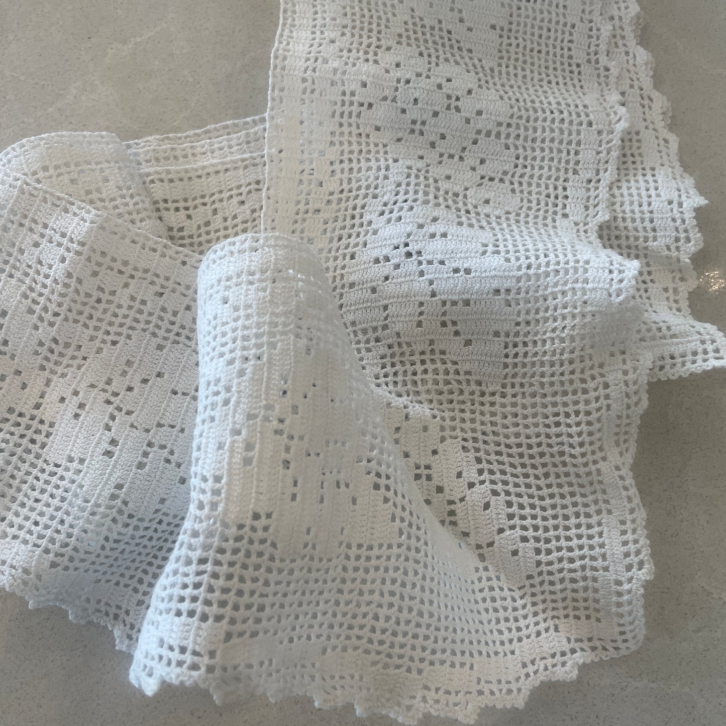 1.65m hand crochet vintage table cloth edging