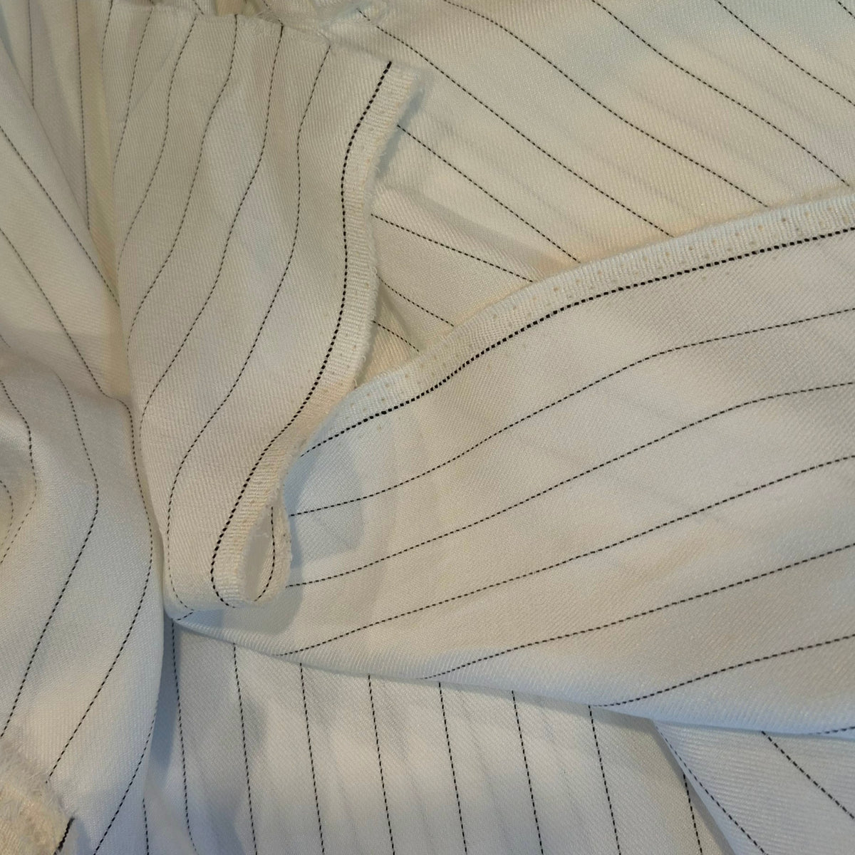 1.05m Pinstripe poly viscose suiting