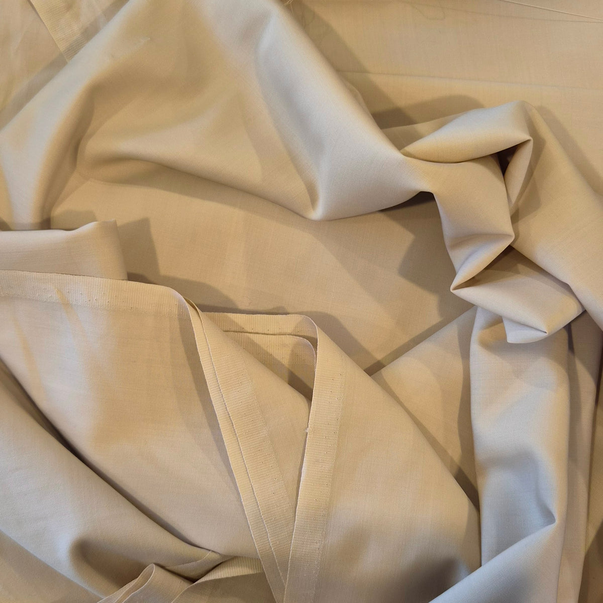 2.15m Butter lightweight wool suiting