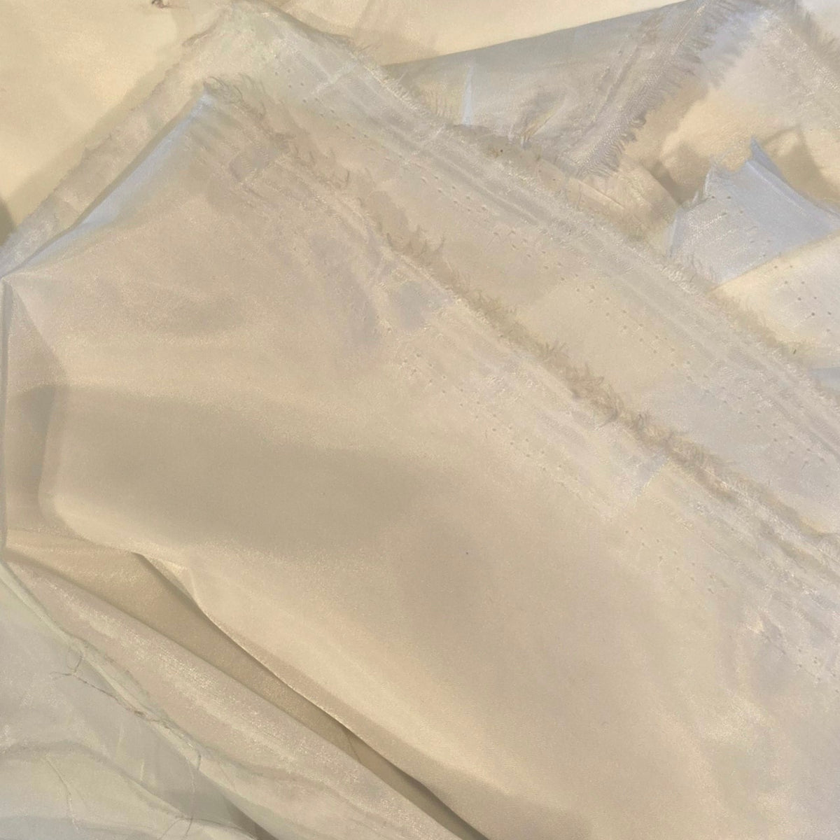 2.25m White polyester lining