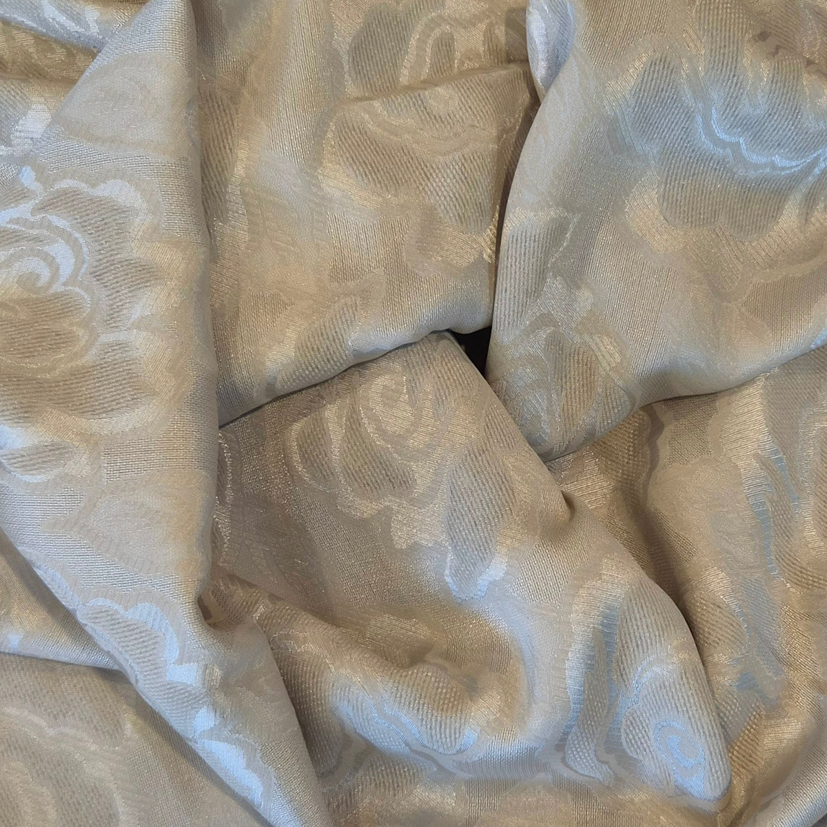 1.7m Pale silver jacquard