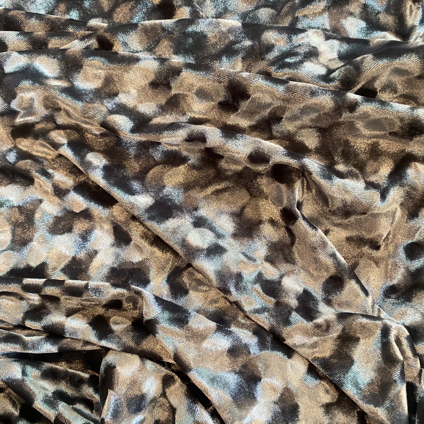 80 cm x 140 cm Grey textured stretch velvet Poly Spandex