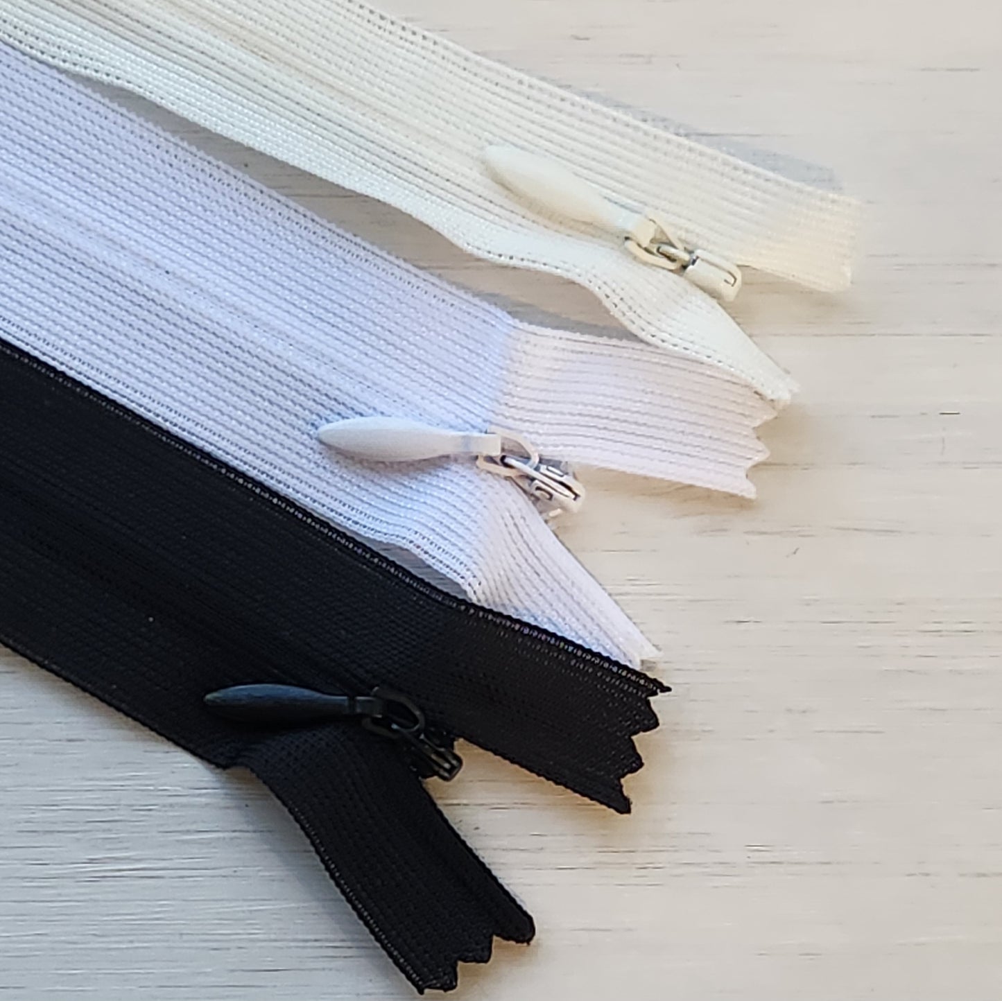 56cm Invisible dress zip
