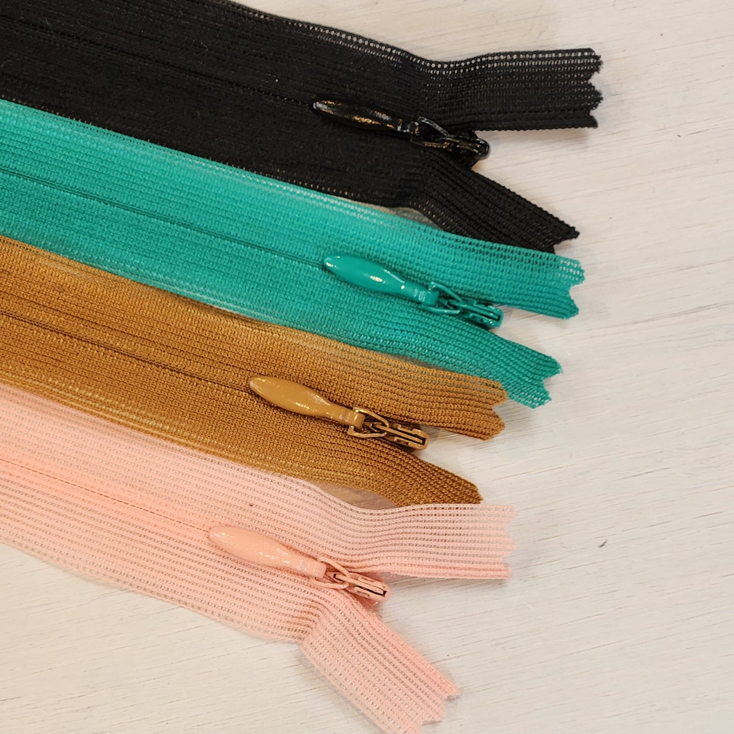 18cm Invisible dress zip