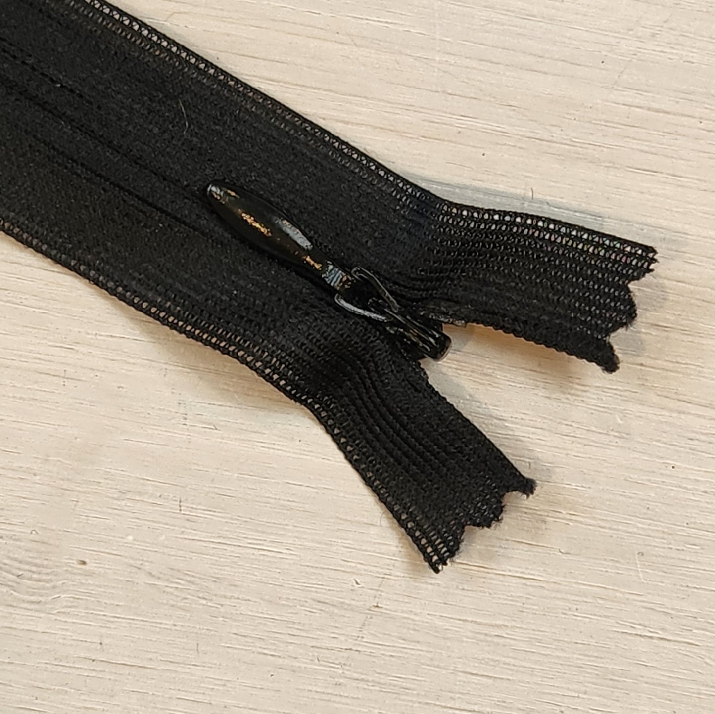 25cm Invisible dress zip