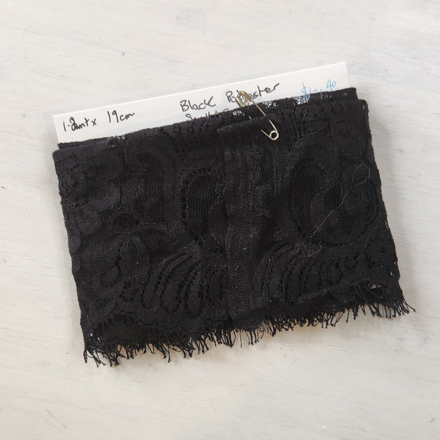 1.3m Black polyester scallop eyelash lace