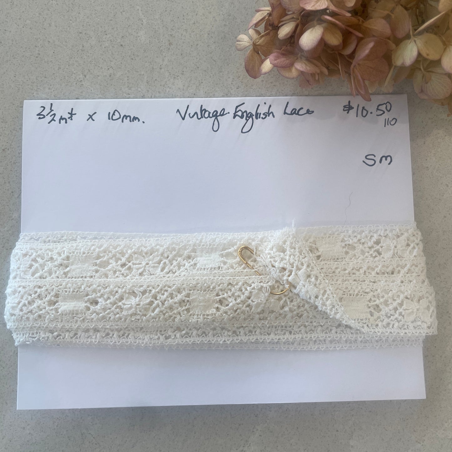 3.5m vintage English lace #110