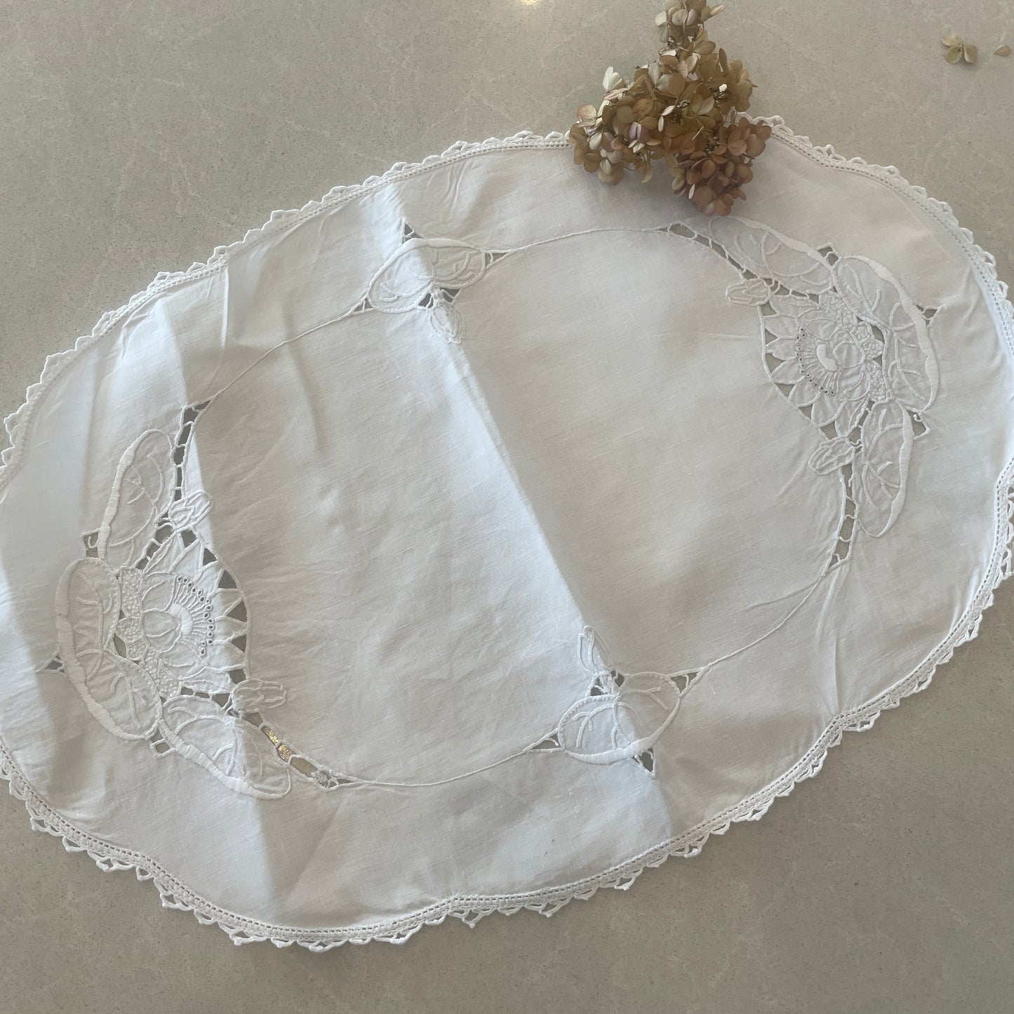 White work table centre