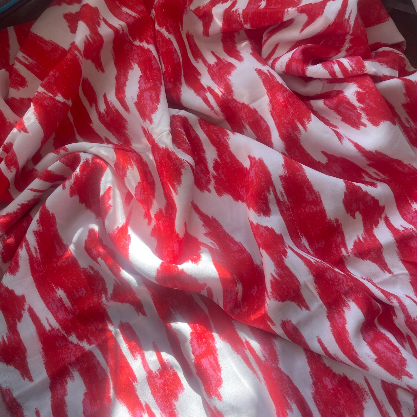 1.7m flame abstract viscose challis