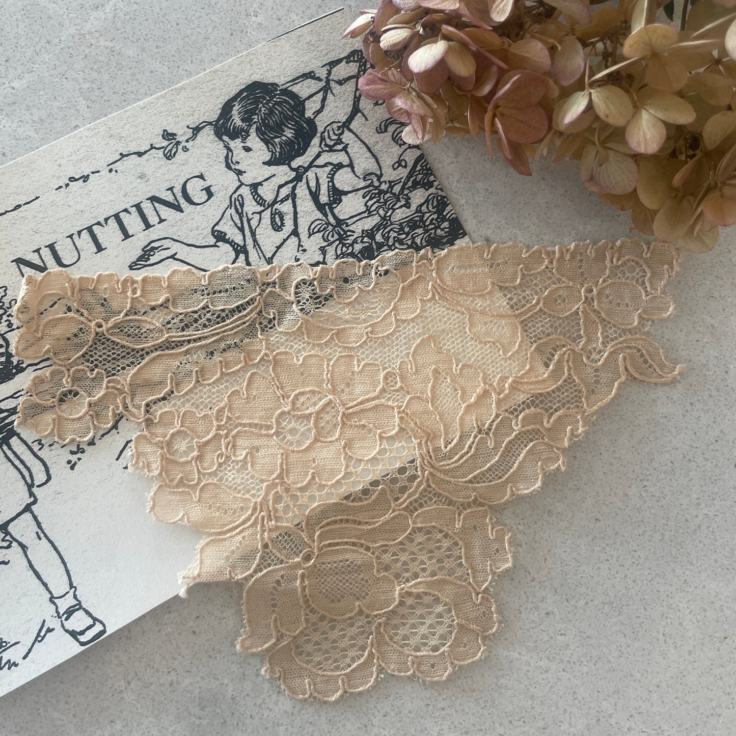 Vintage lingerie motif