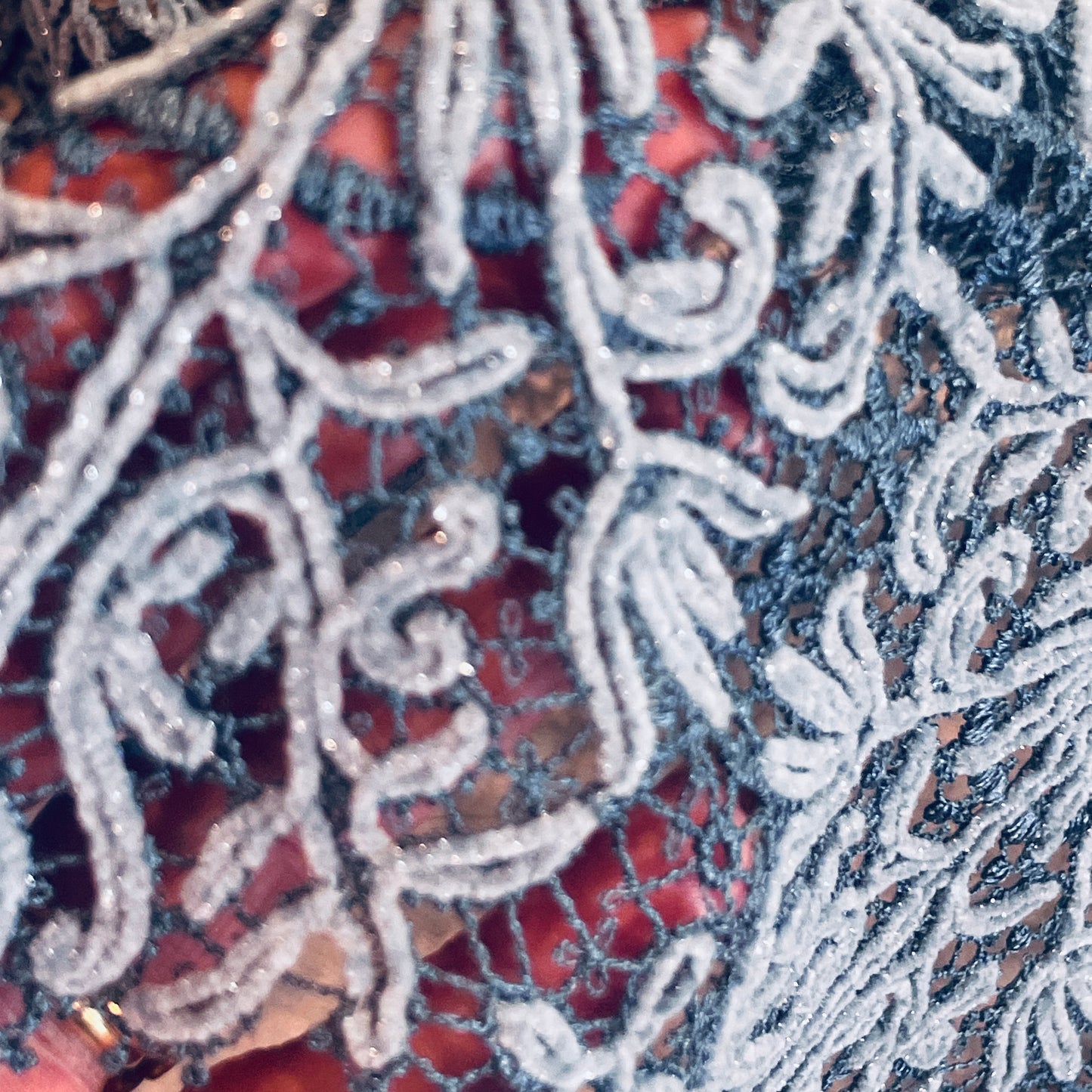 2.5m delft blue tulips chenille lace
