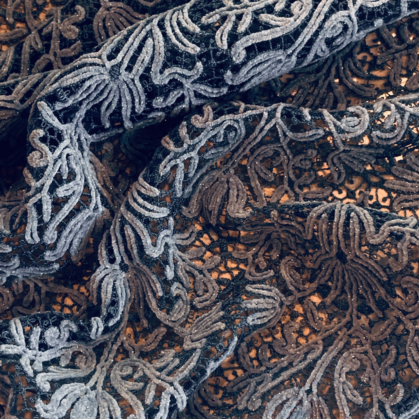 2.5m delft blue tulips chenille lace