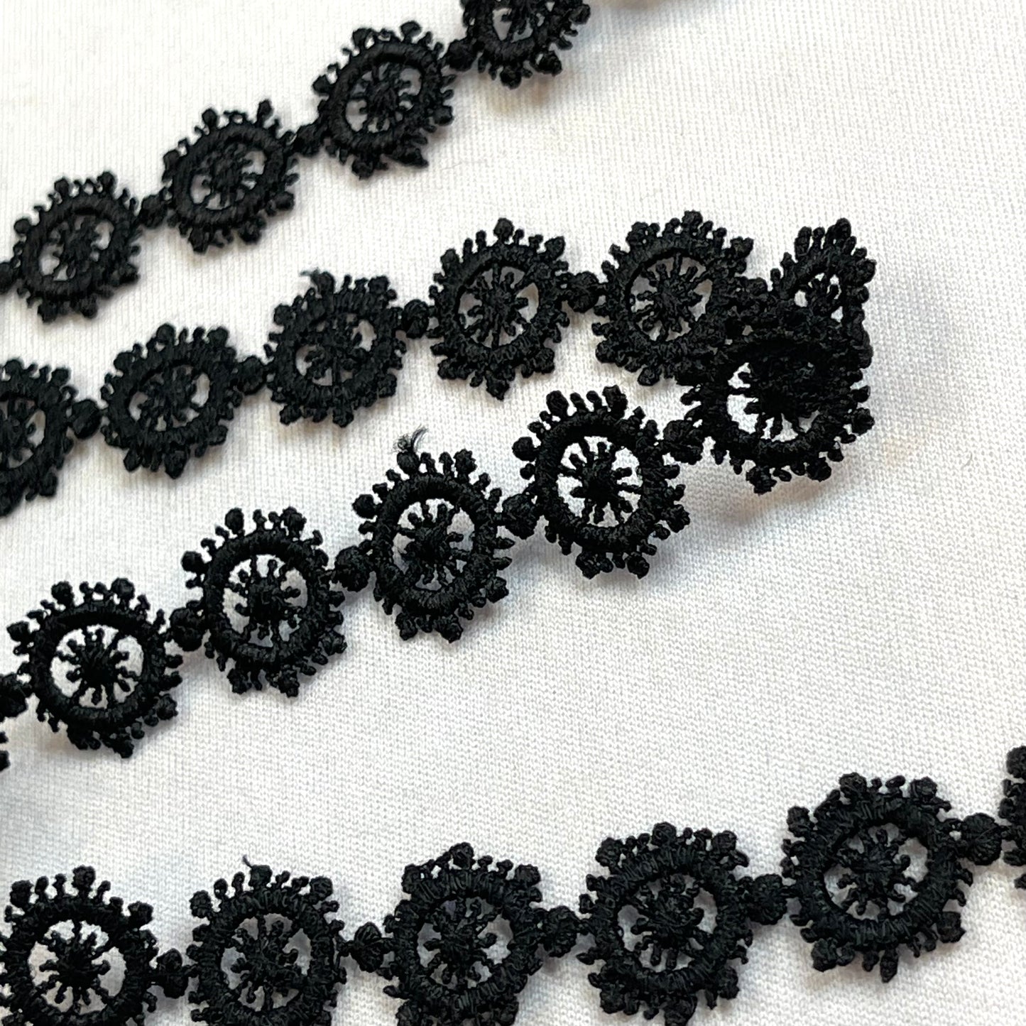 Flower Drop Black Trim