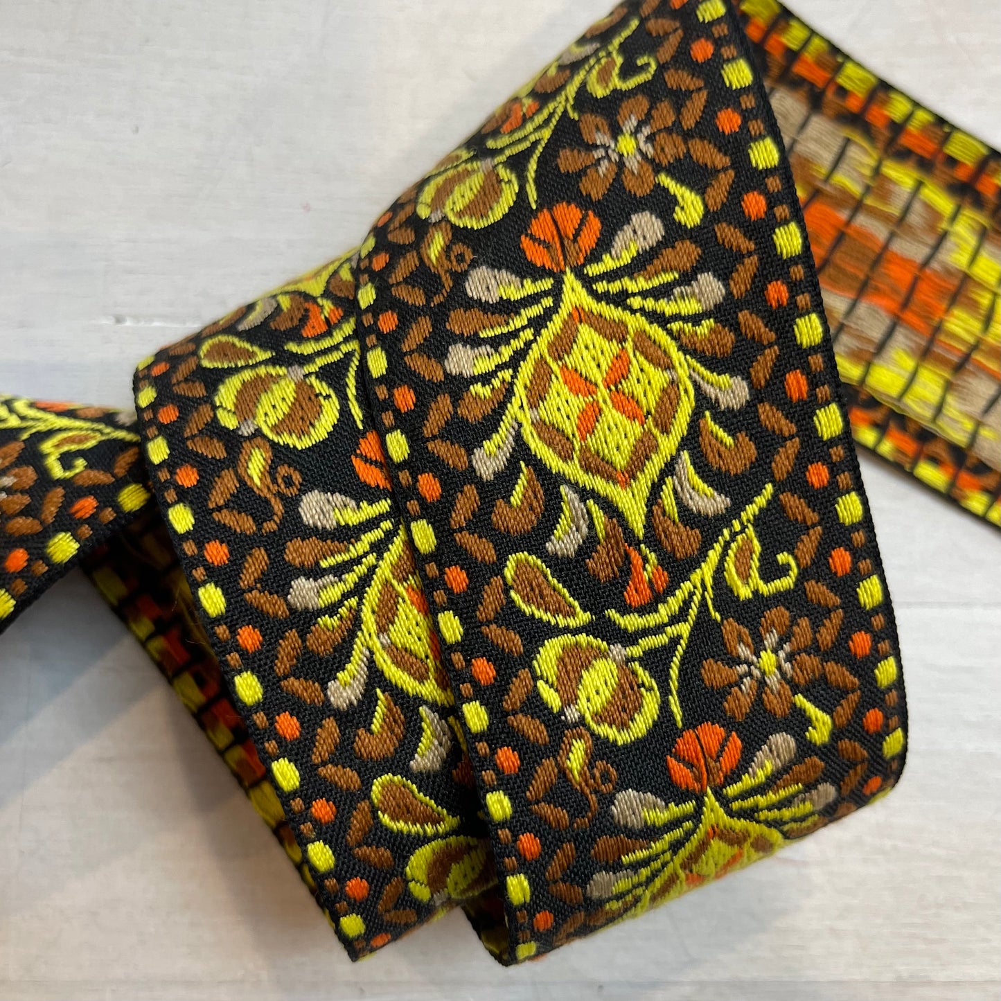 70cm Embroidered Braid