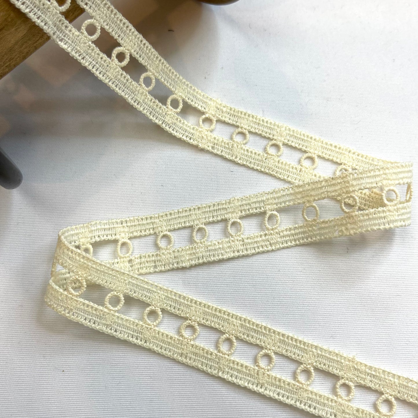 Lemon Circles Insertion Trim