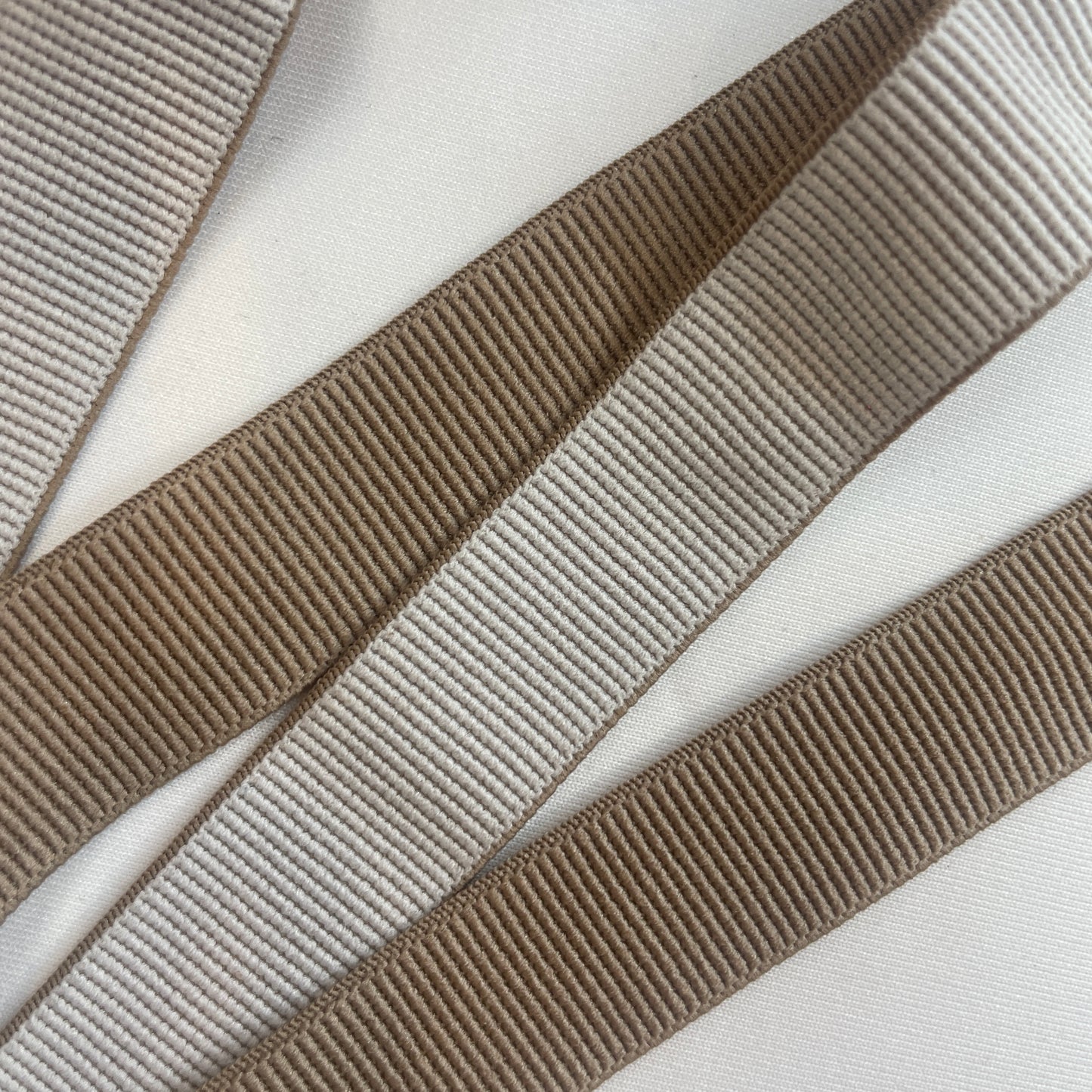 Mocha reversible ribbed soft strapping