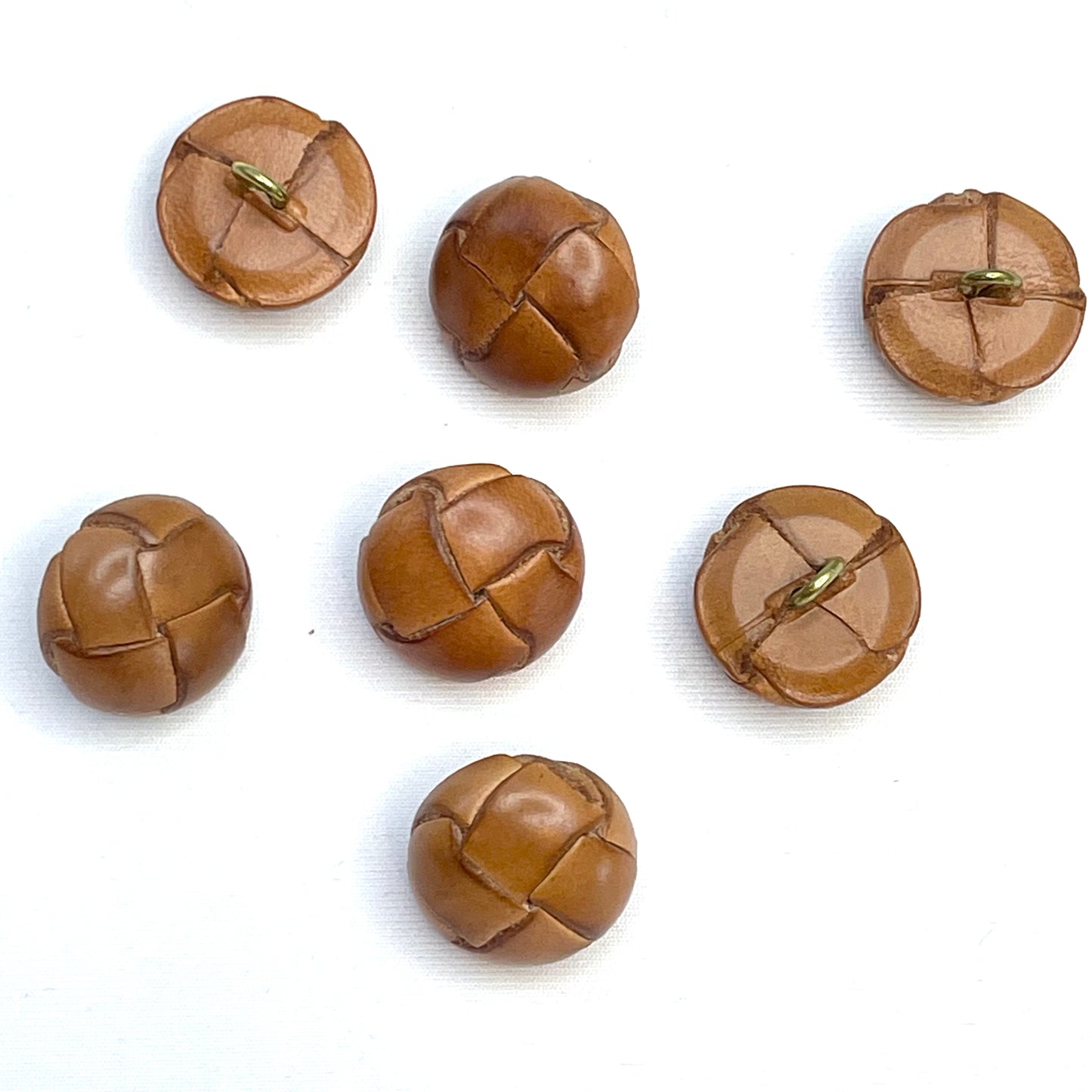 18mm Tan Leather Knot Button
