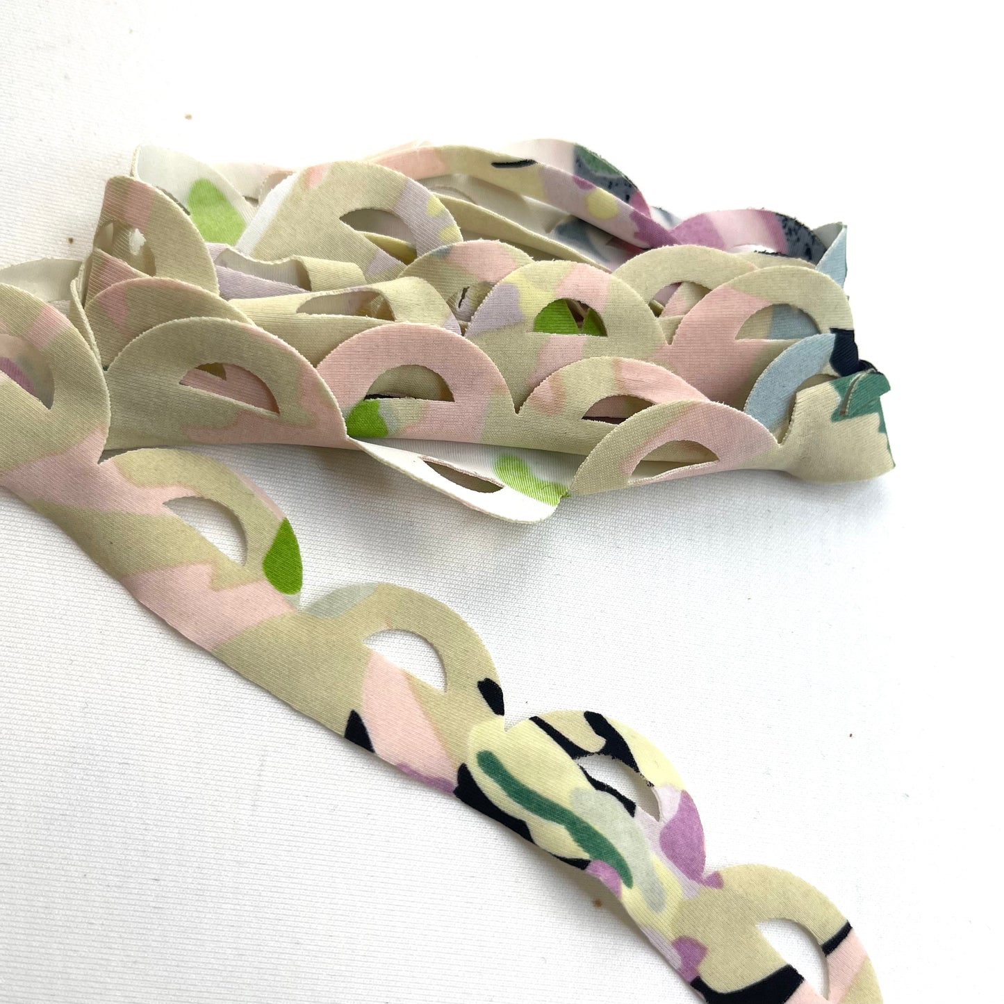1.5mtrs Spandex Laser Cut Trim