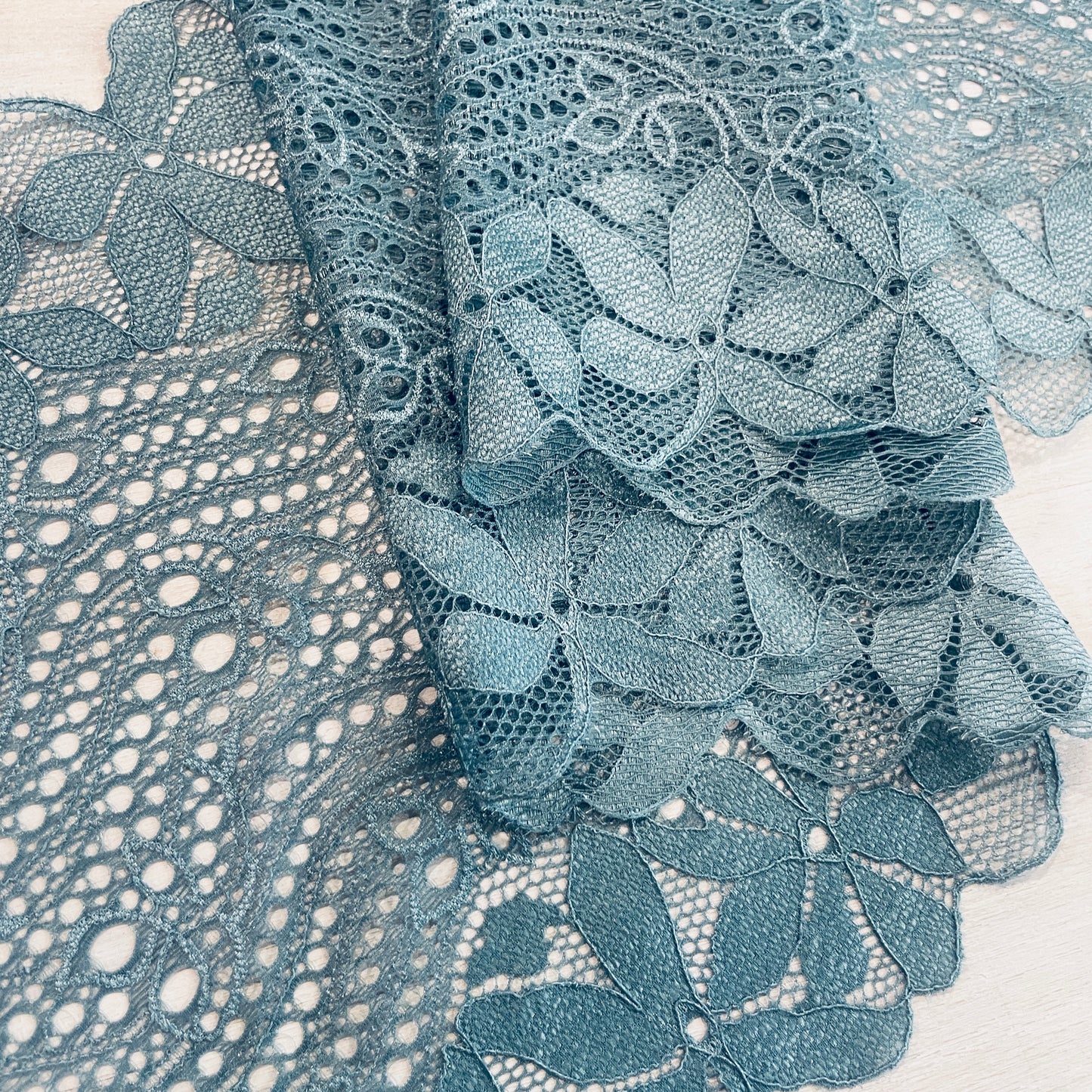 Duck egg floral 22cm stretch lace
