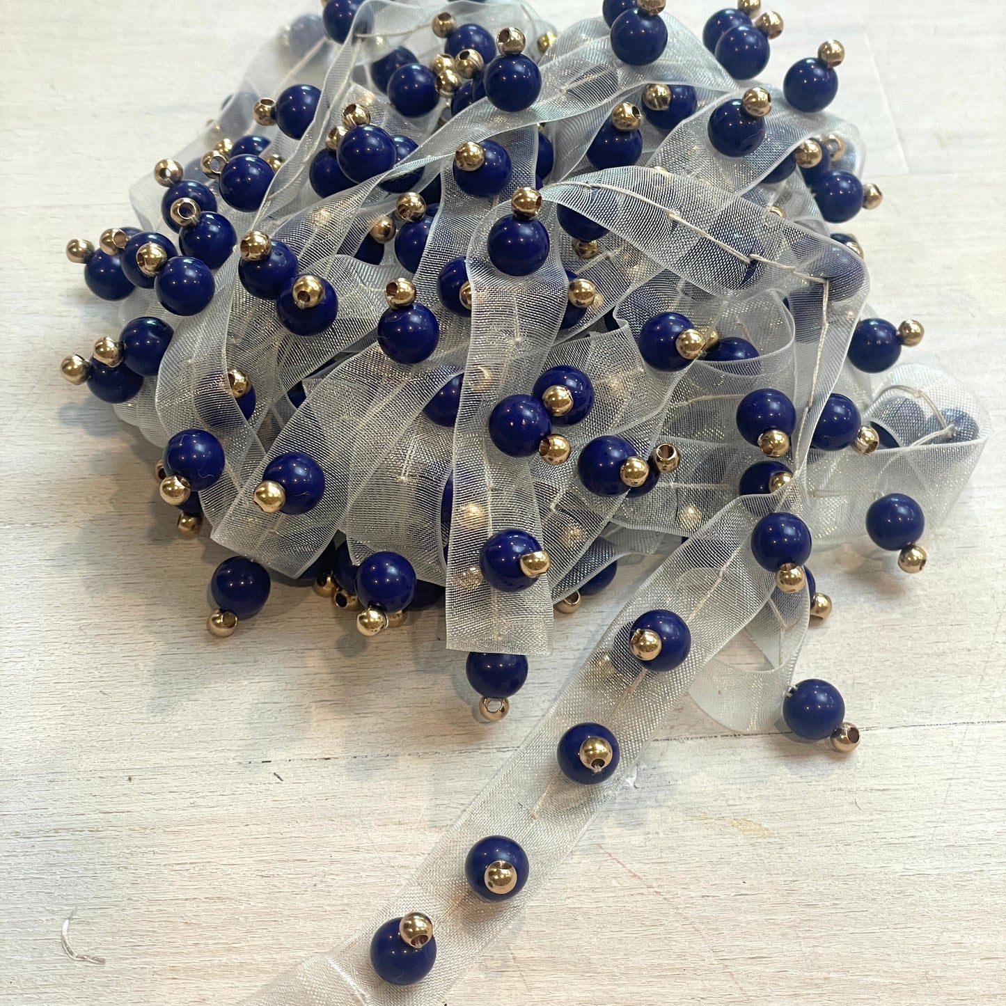 4.8 m royal beaded piping trim