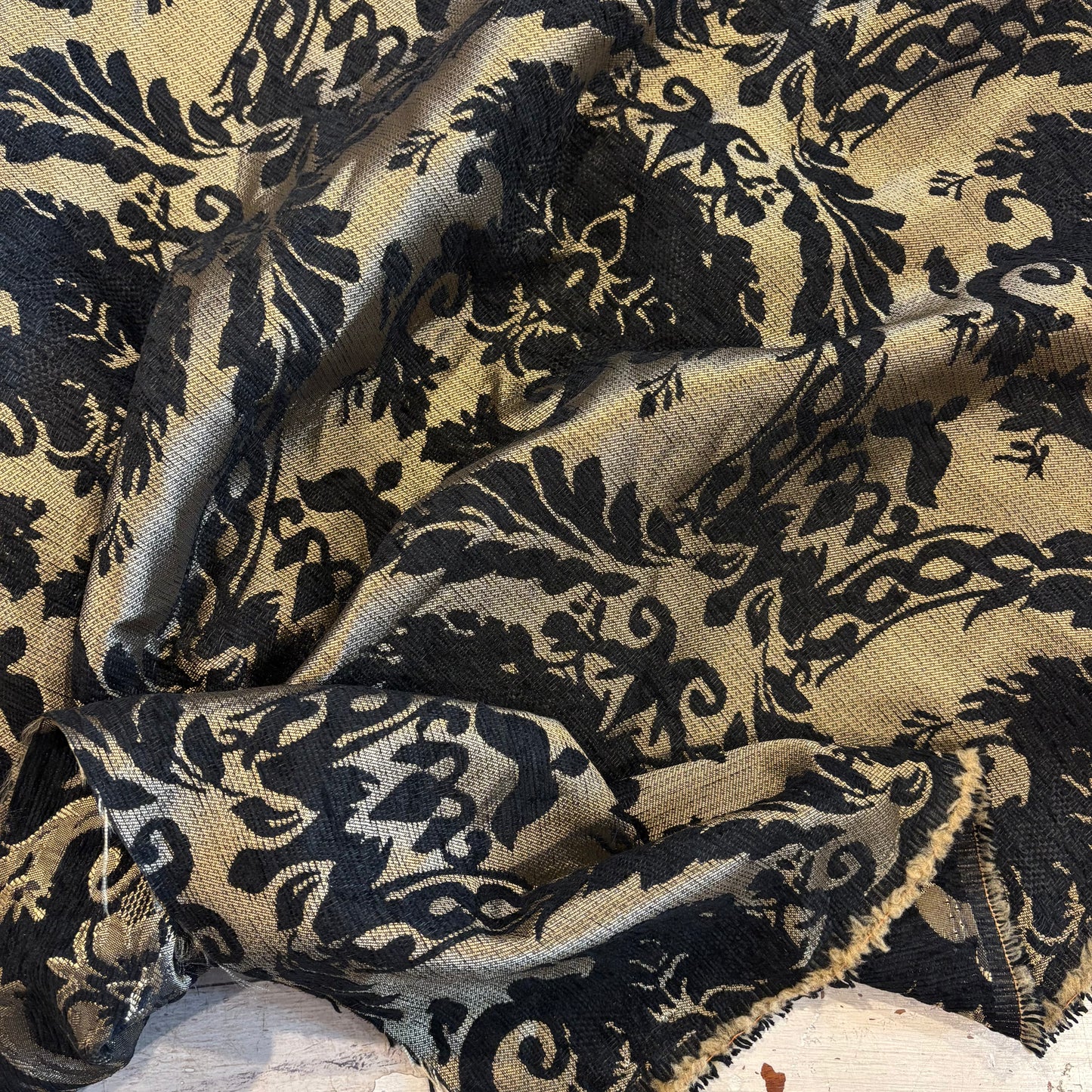 70cm Gold & Black Brocade