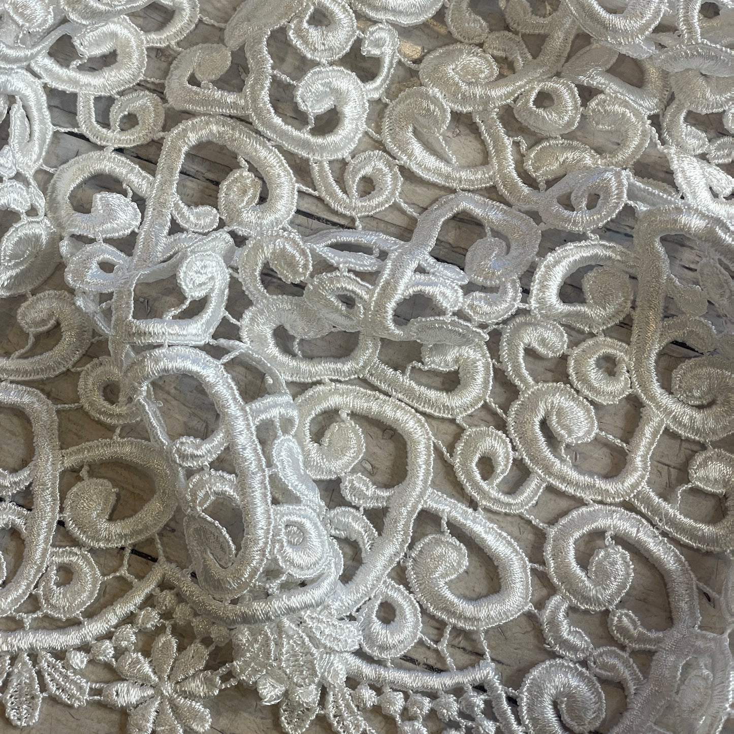 Trailing vines rayon guipure lace