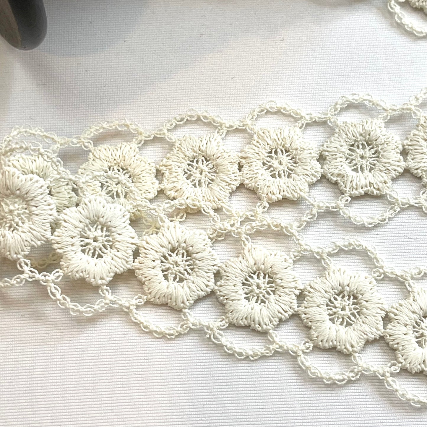 Flower Chain Ivory