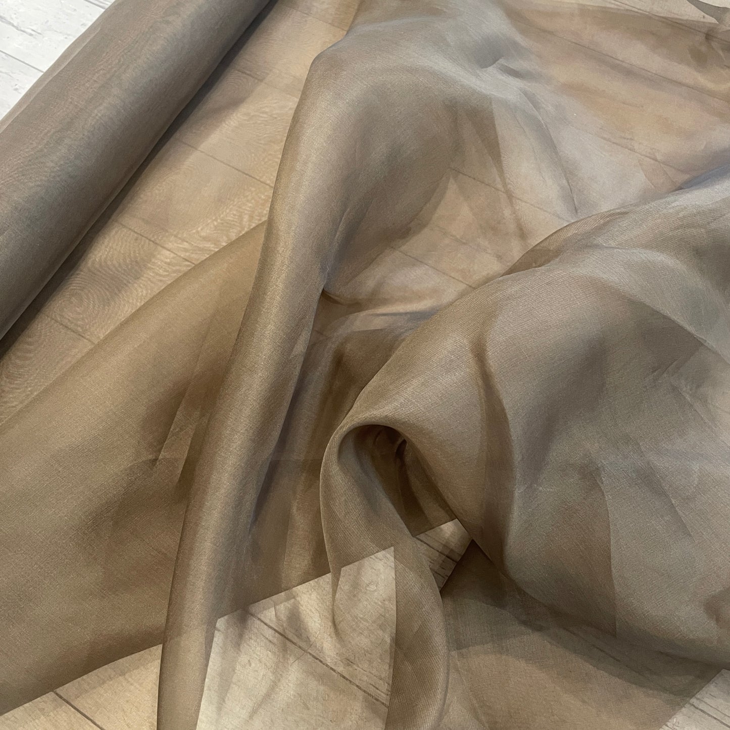 Milk chocolate Silk organza