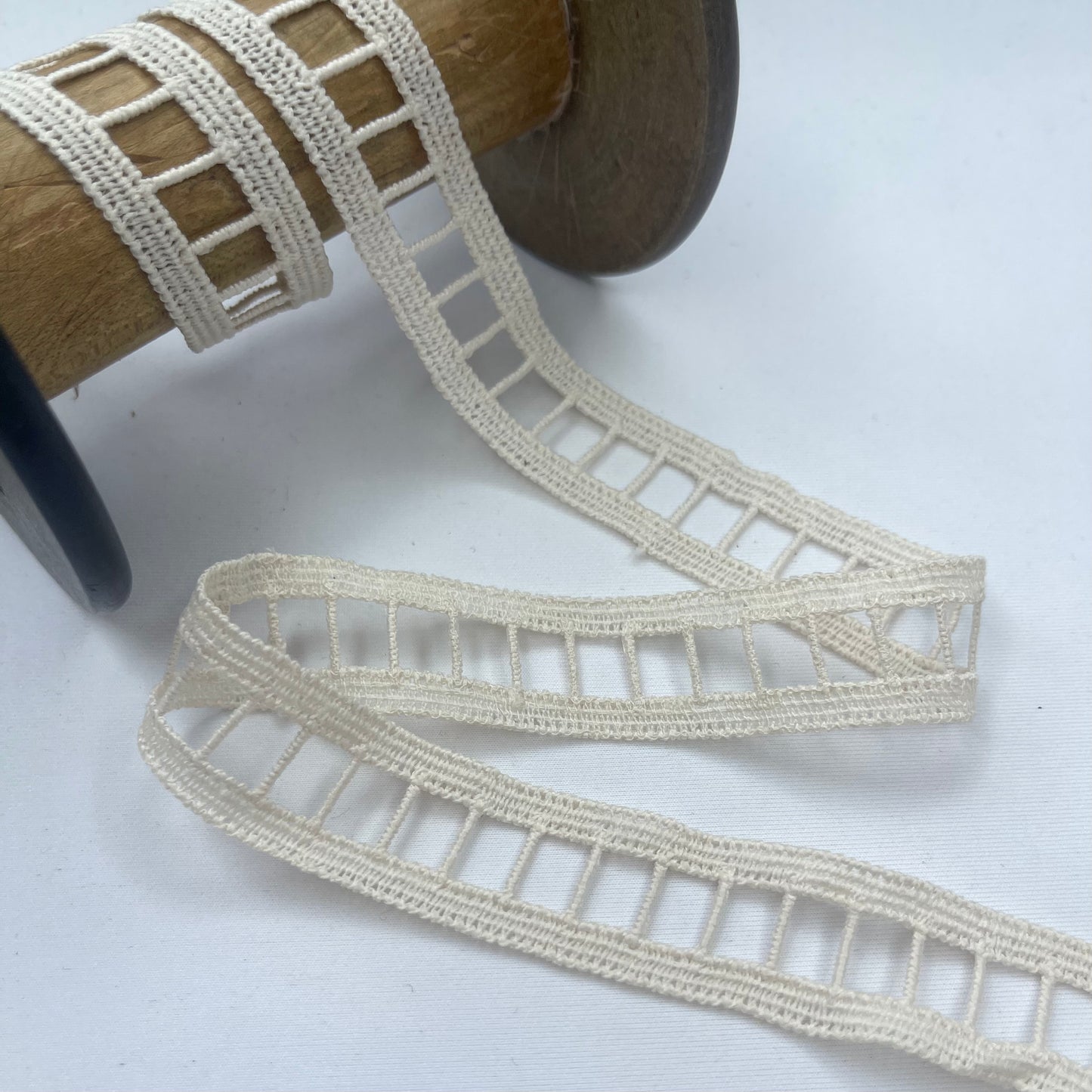 Ecru 22mm Ladder Insertion Trim