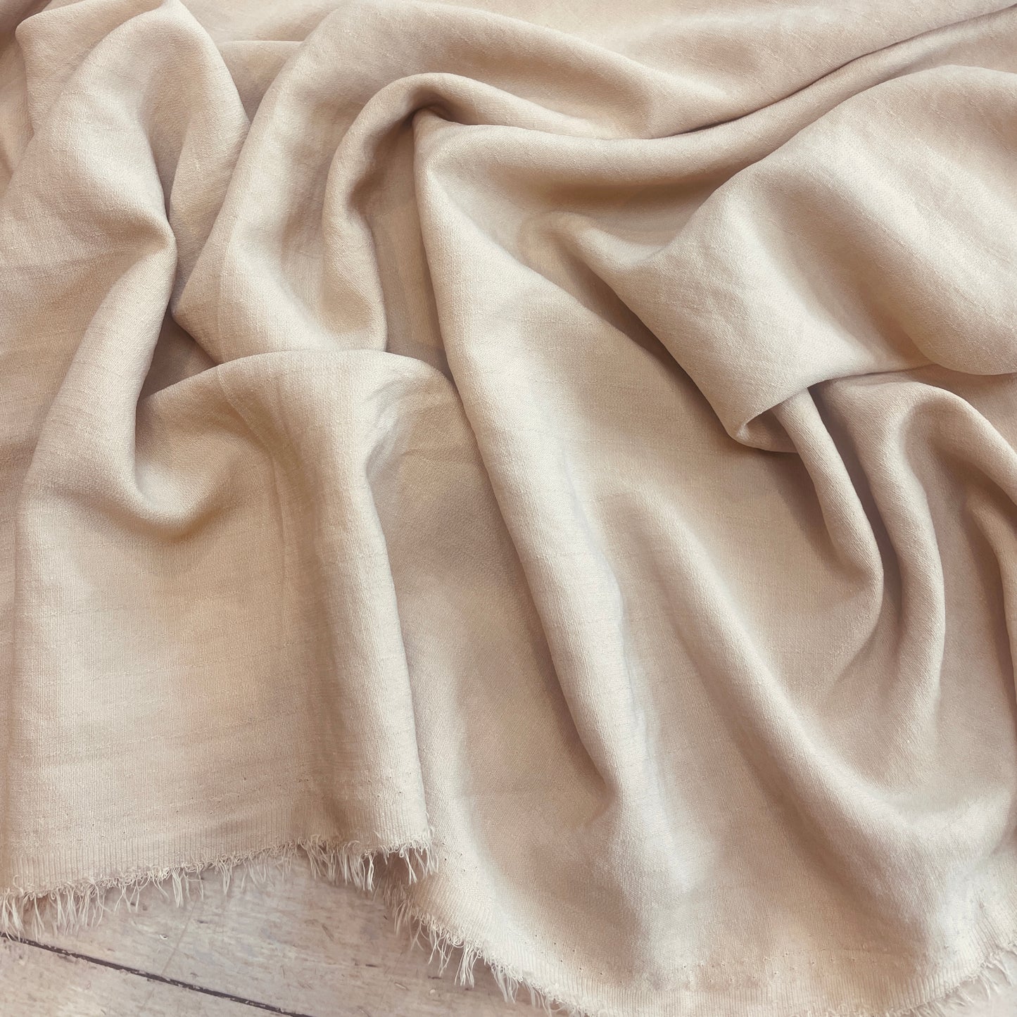 Buff jacquard Crepe de Chine