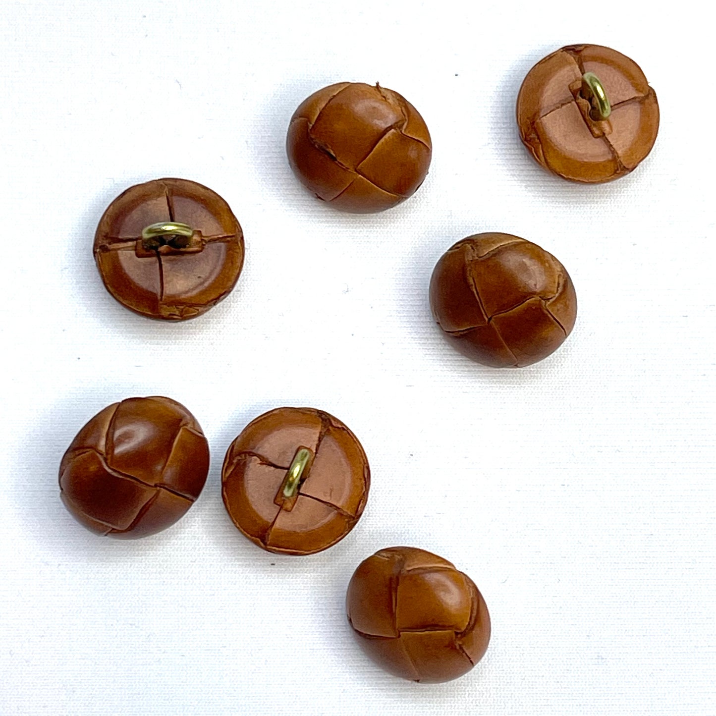 15mm Tan Leather Knot Button
