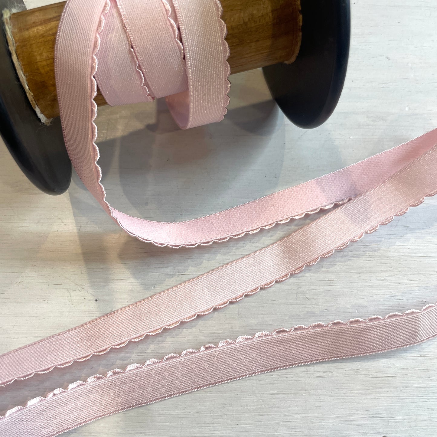 Ballet pink 15mm Plush Picot Elastic