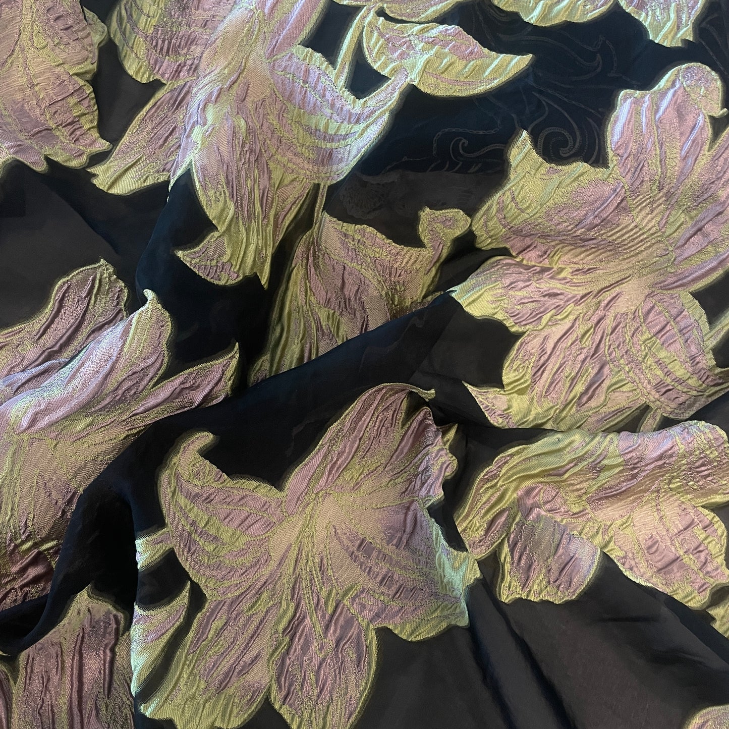 1.3m Lime iris cloque organza