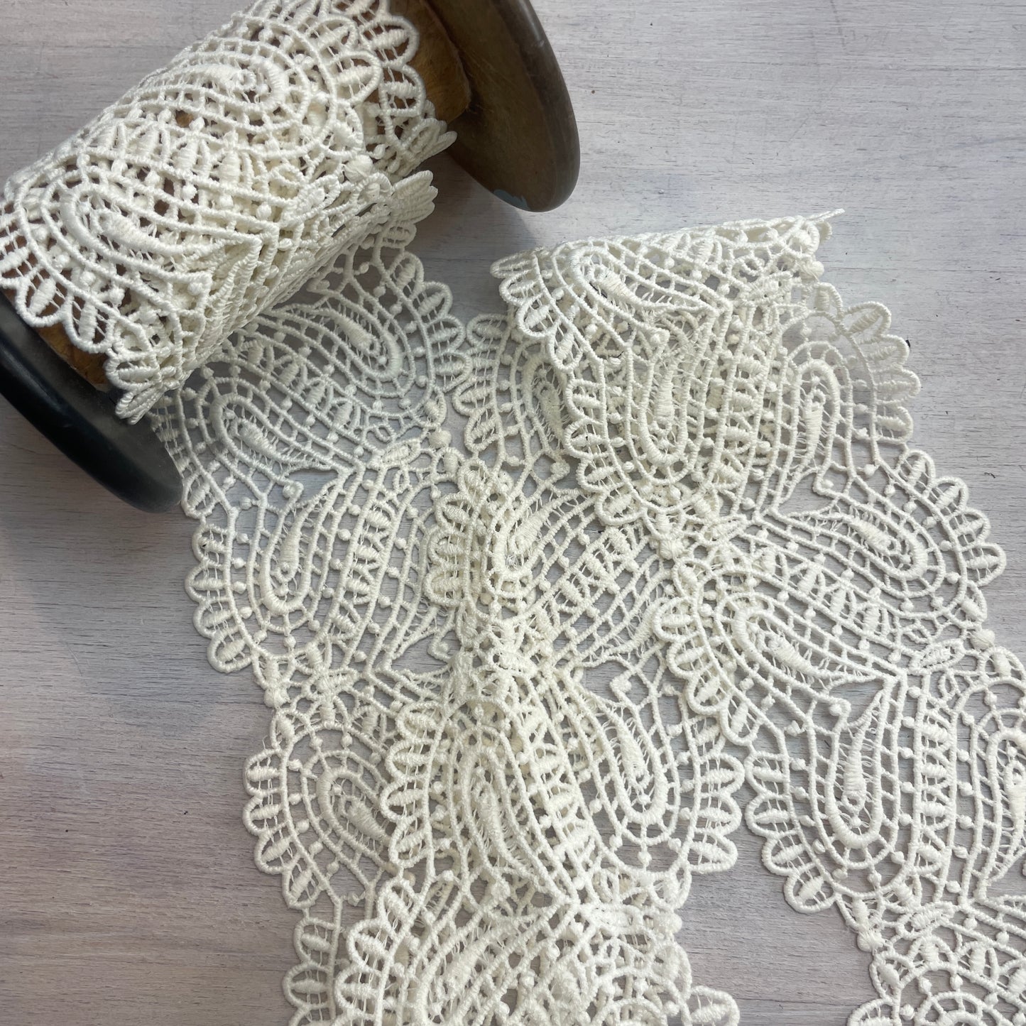 cream Linked Hearts Large