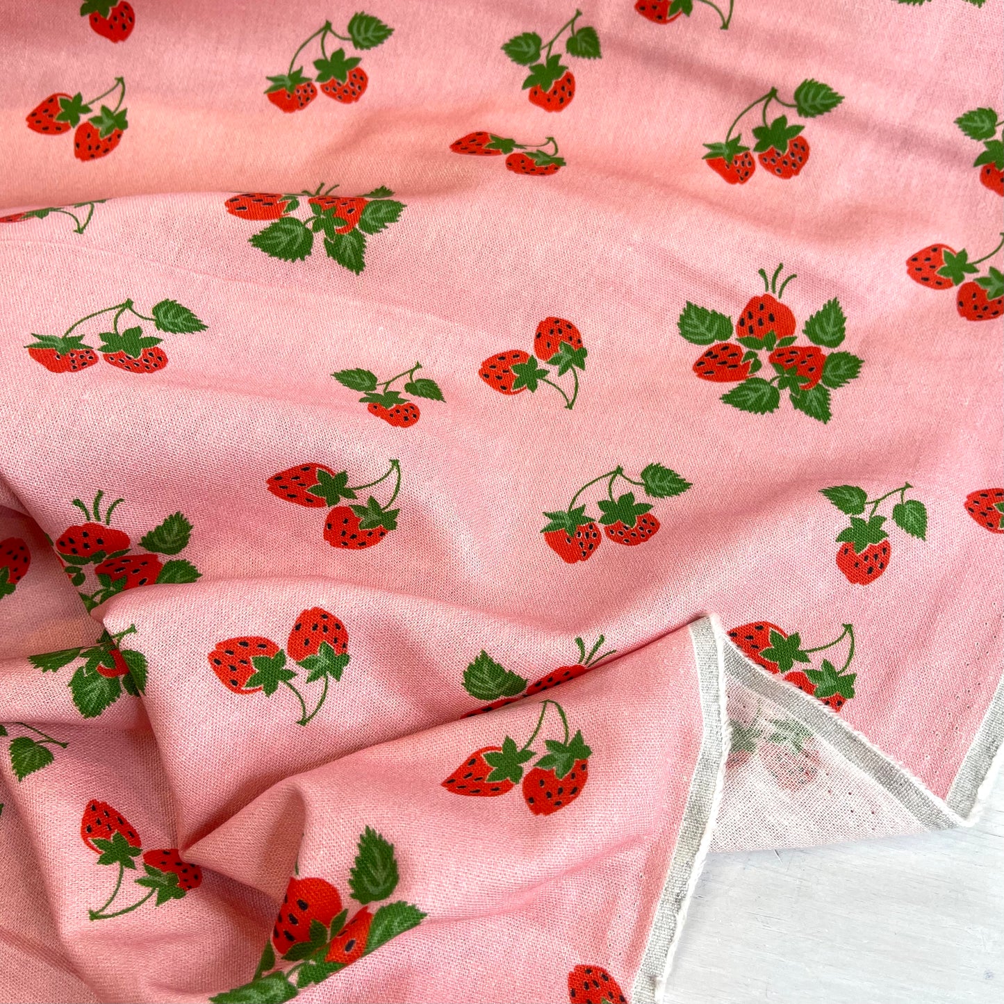 FABRIC GODMOTHER Strawberry Faire viscose linen