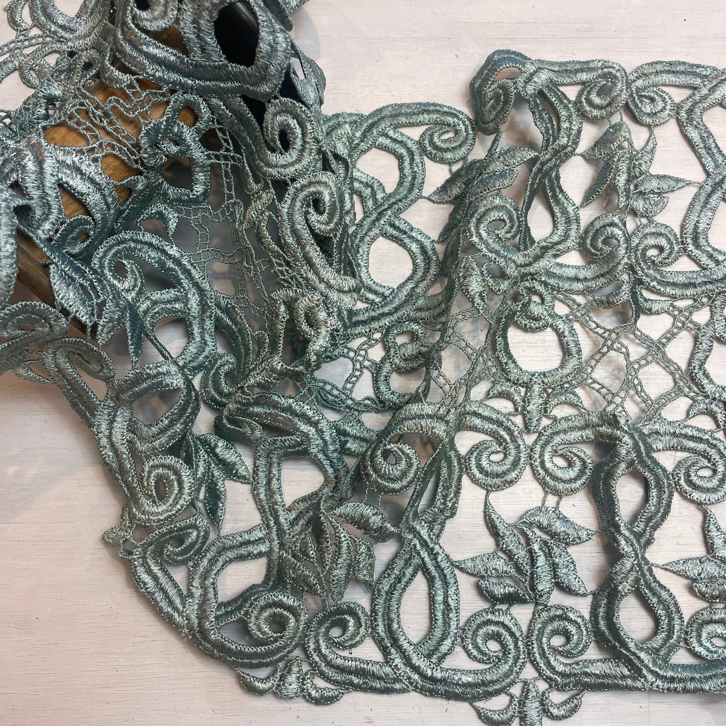 Earthen green flower chain Guipure Trim
