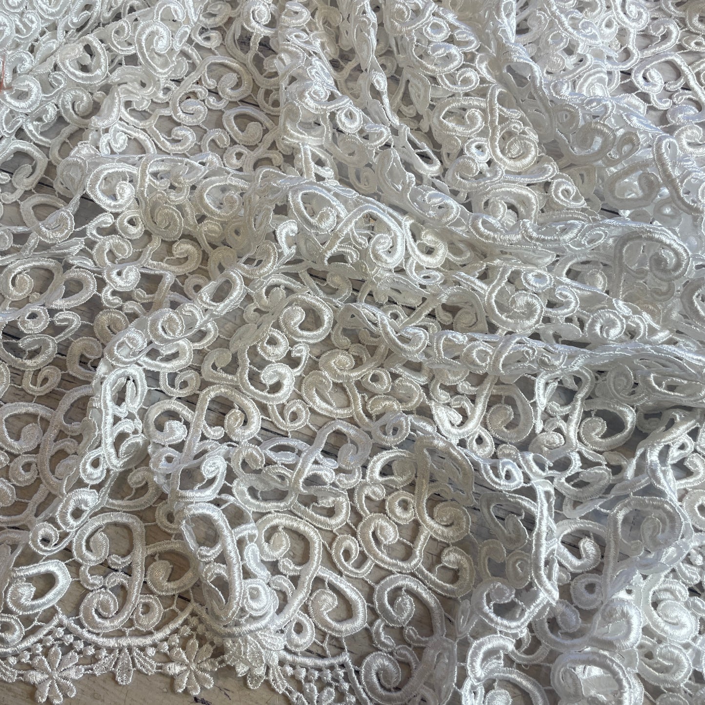 Trailing vines rayon guipure lace