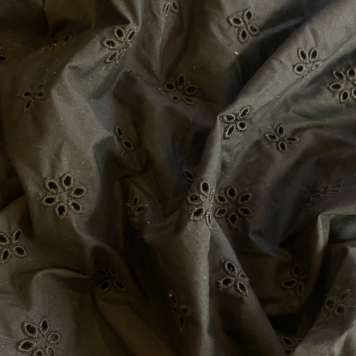 *SECOND Black daisy sprinkle broderie