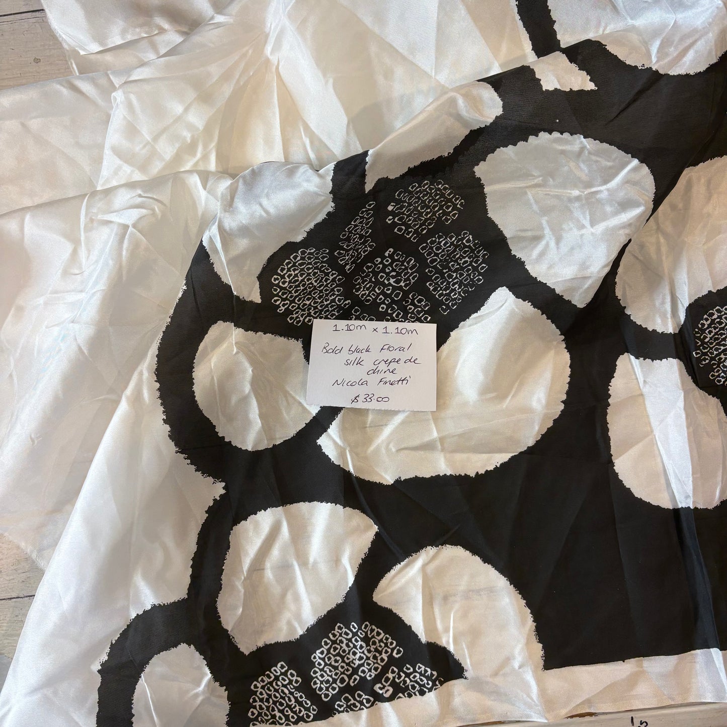 1.10m Bold Black Floral Silk Crepe De Chine
