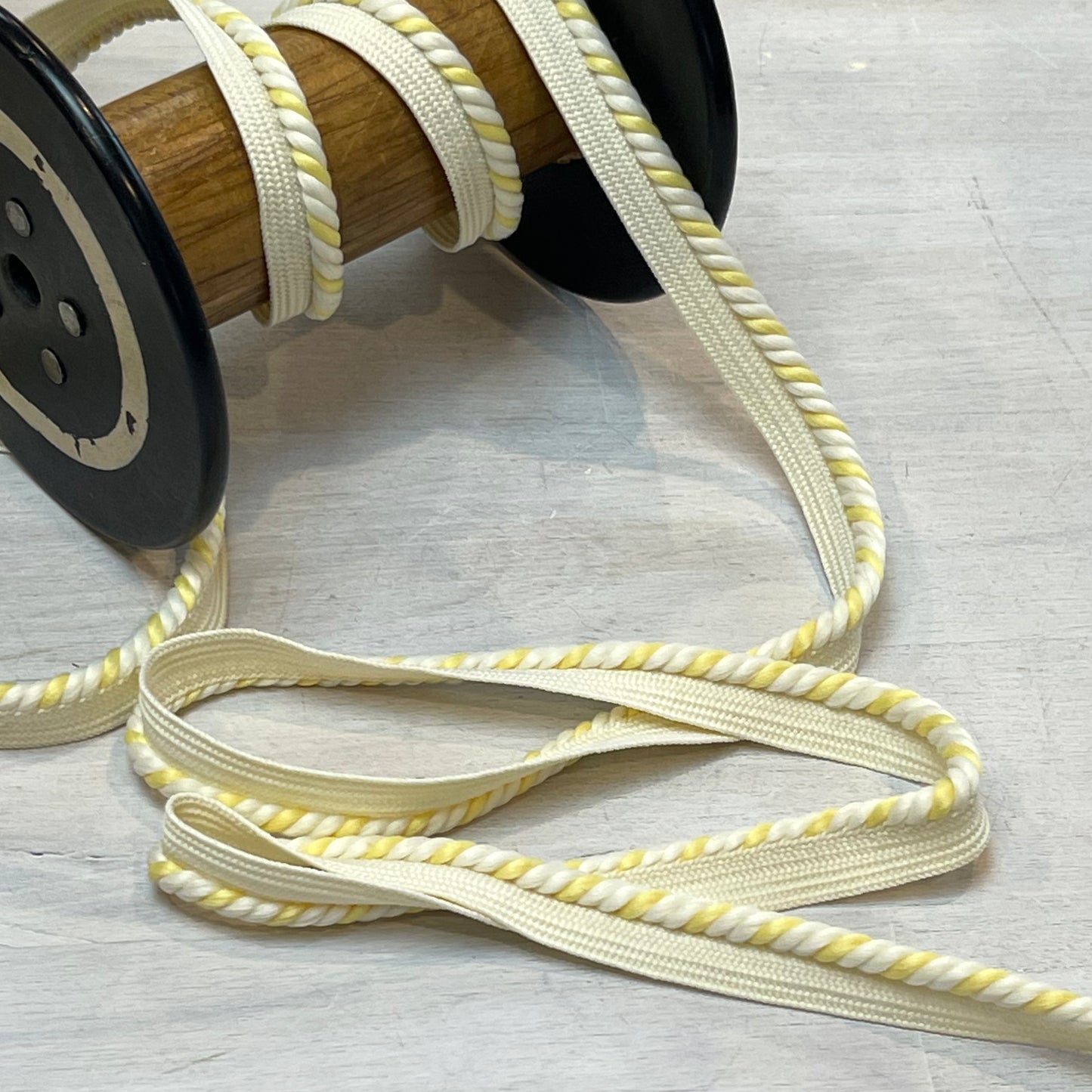 Lemon Custard Striped Piping