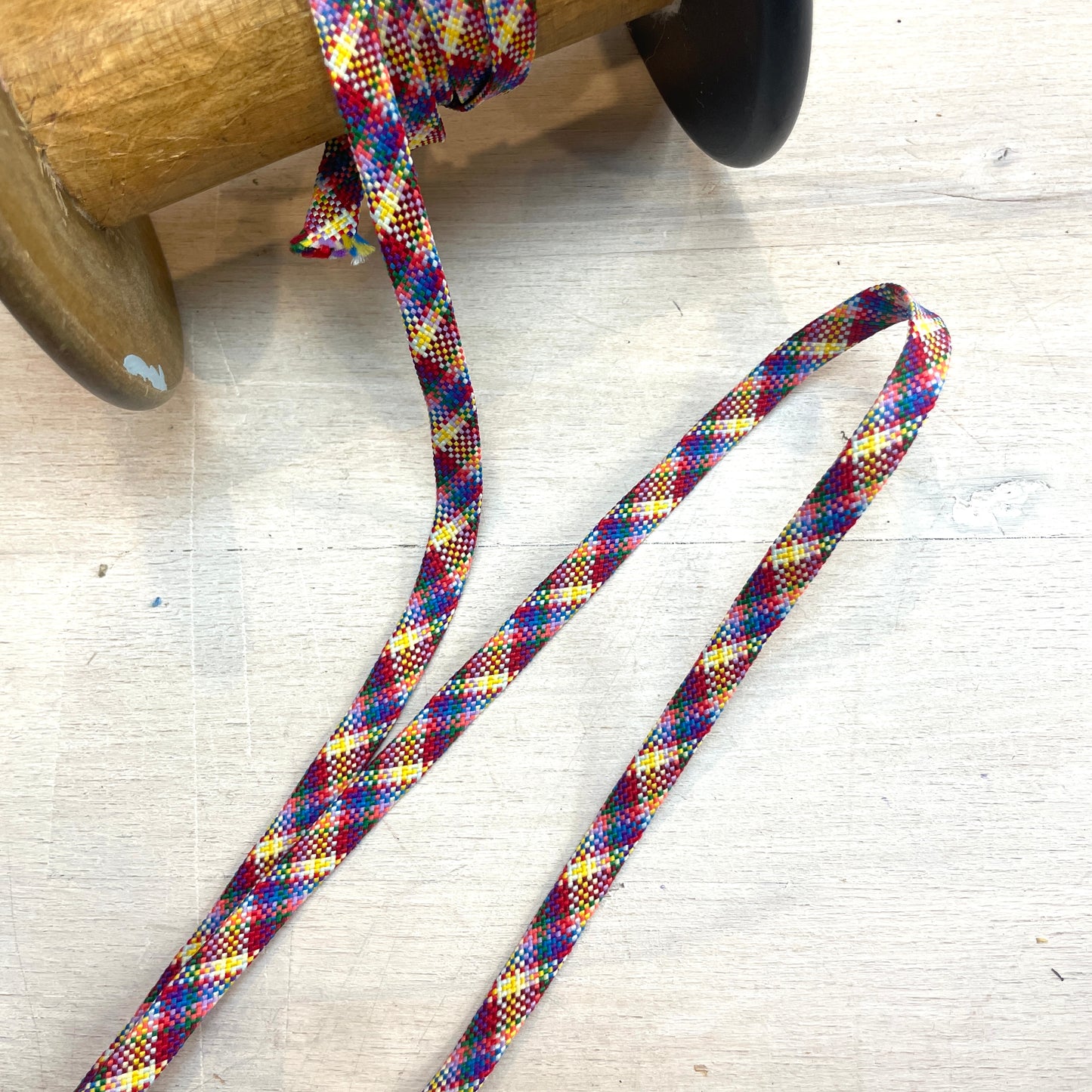 Rainbow flat cord