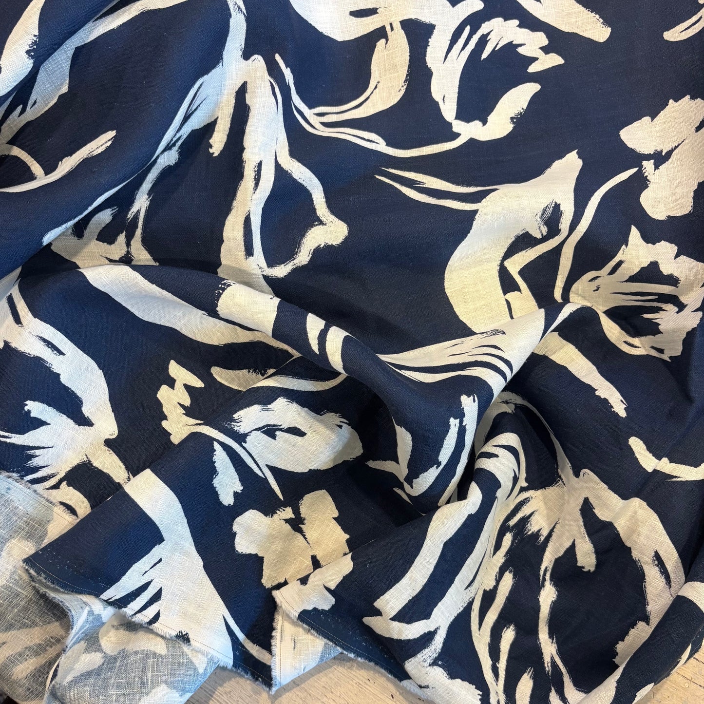 2.2m Navy Tulips Linen