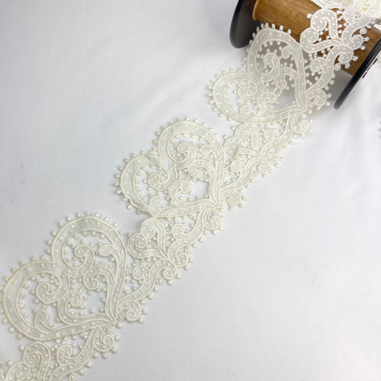 Emma Ivory Large Hearts 85mm Emblem Trim