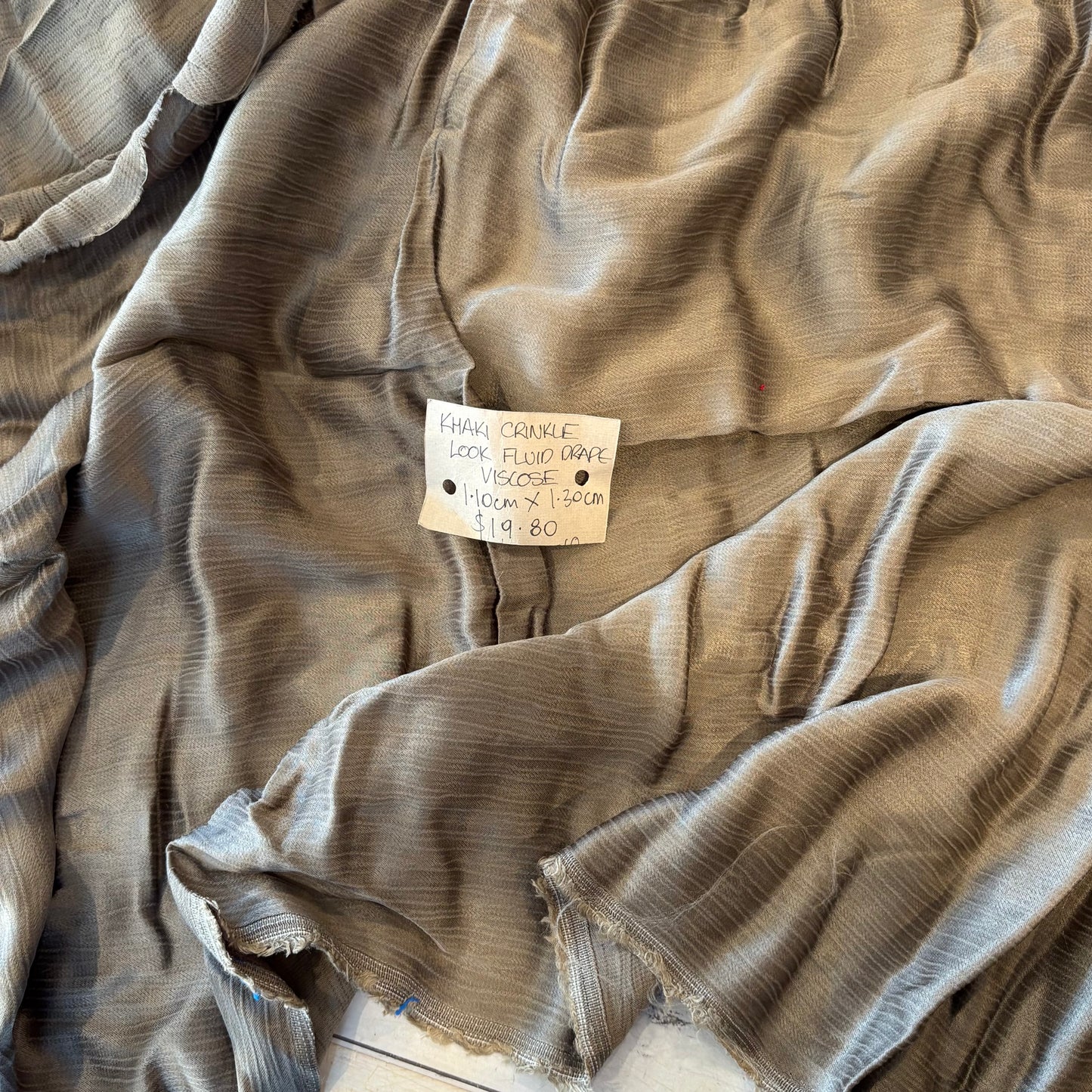 1.10m Khaki Crinkle Look Fluid Drape Viscose