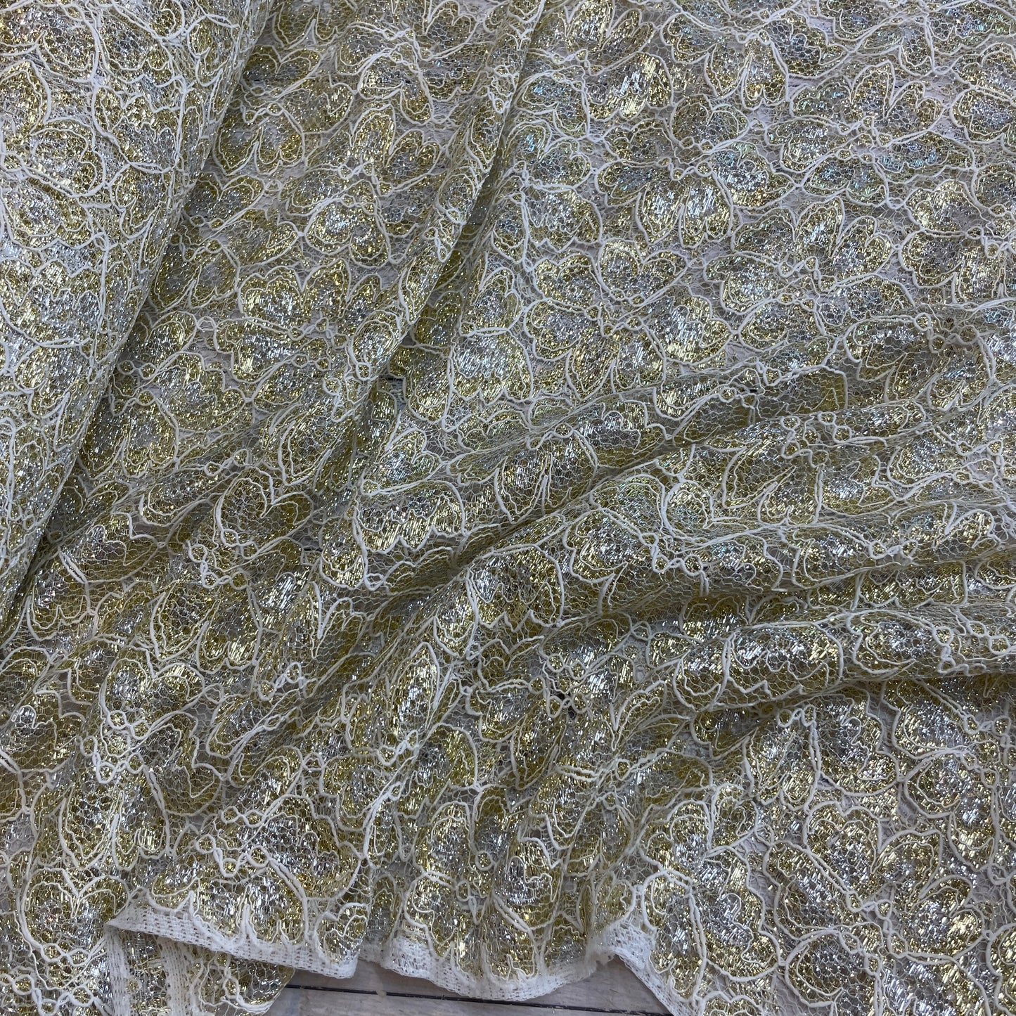 Holly metallic lacy