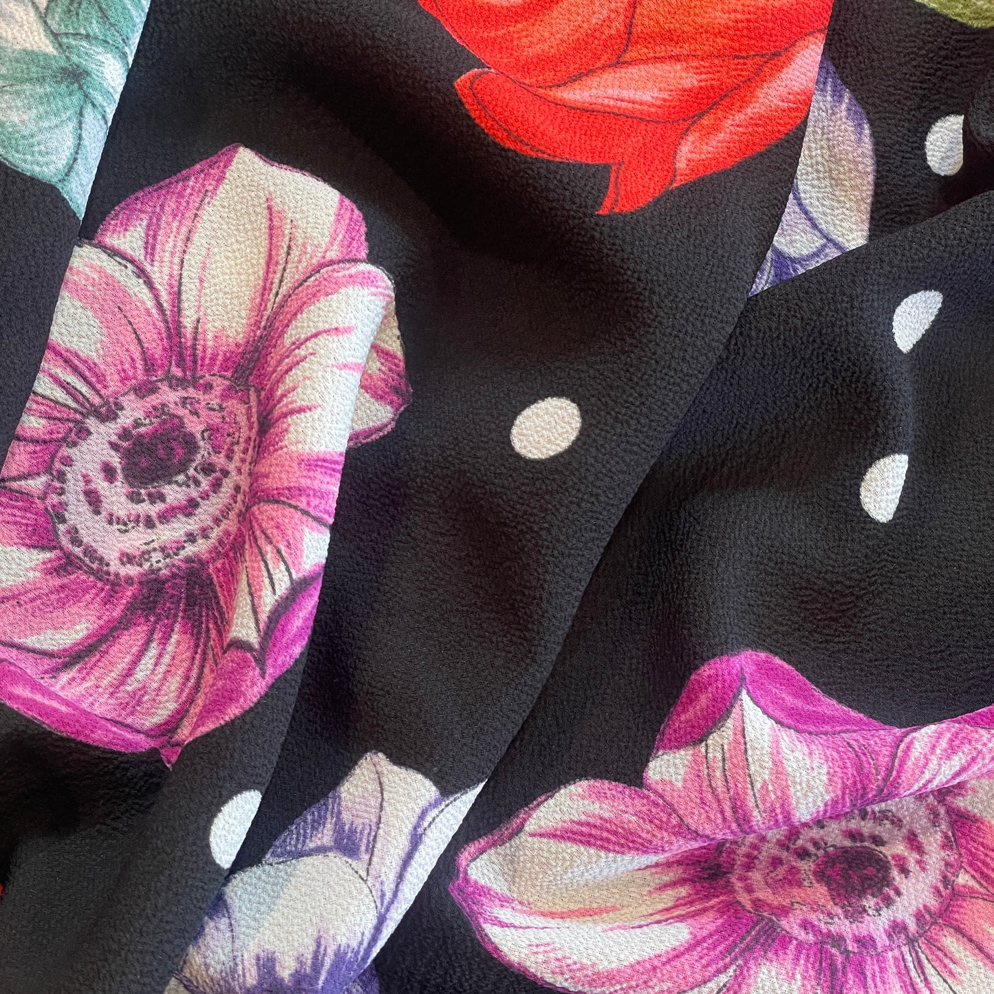 Poppies spot lightweight stretch crepe