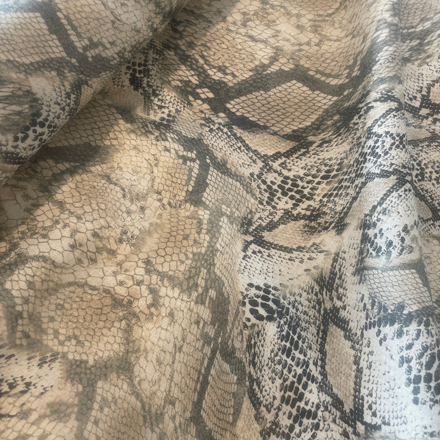 Natural snakeskin linen