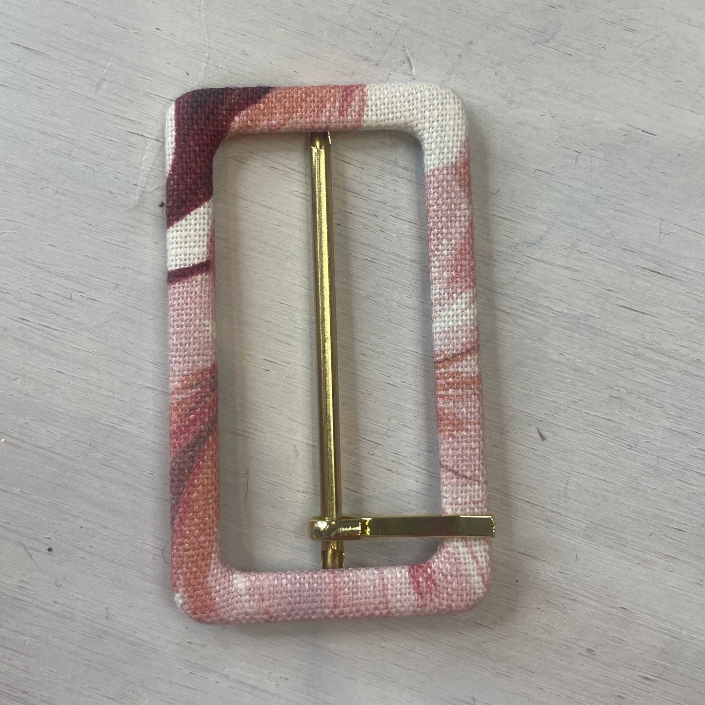 blush print linen buckle