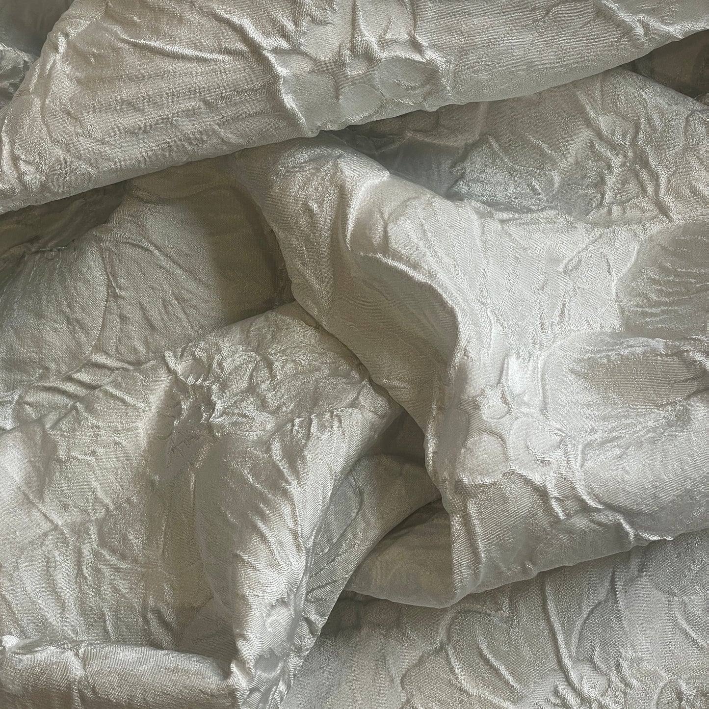 Lillian palest ice Cloque brocade